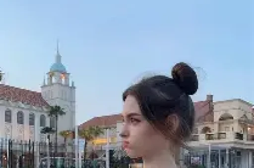 一天曝5大瓜！被抓进去、深夜泡酒吧、全身整容赵丽颖最意外